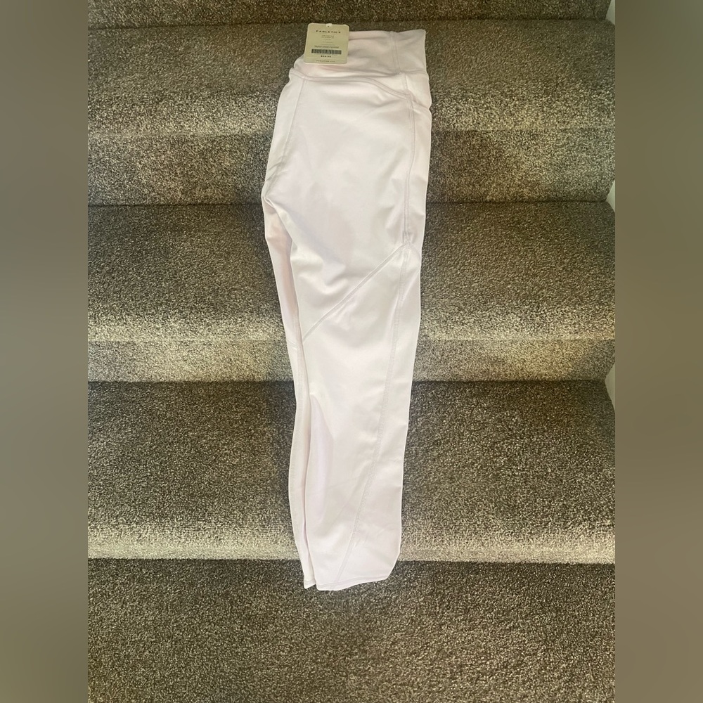 NWT Fabletics leggings! The oasis 7/8